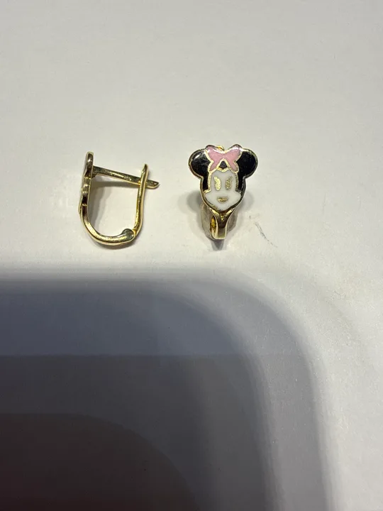 585 Ayar Pembe Fiyonklu Figür Küpe