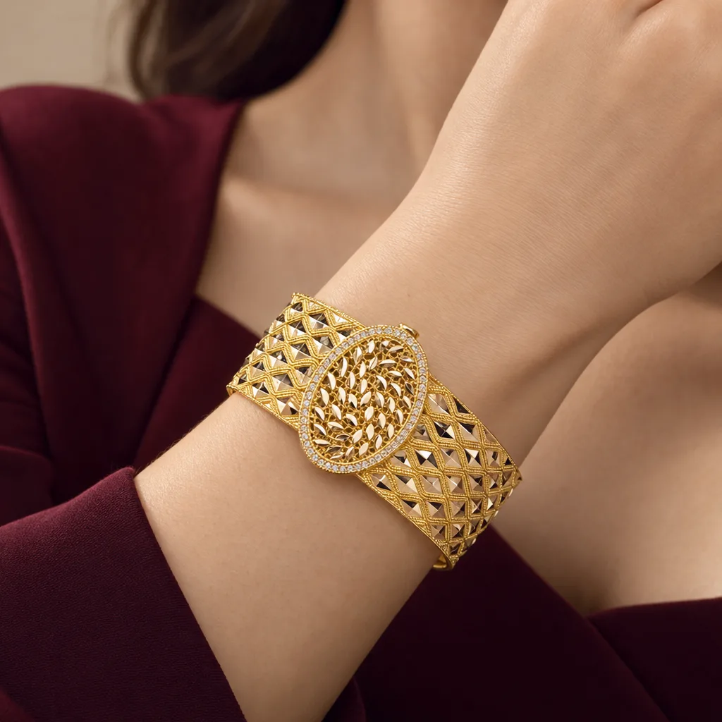 585 Ayar Oval Motifli Altın Kelepçe